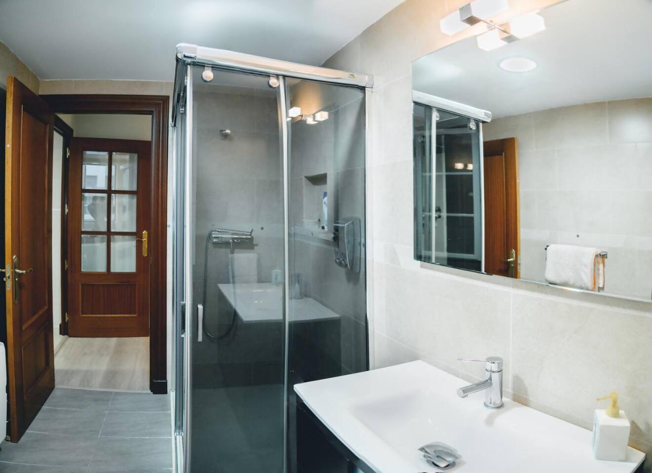 Home4U Arandas Centro גרנדה מראה חיצוני תמונה